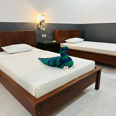 Creative Bungalow Beach Front Gili Trawangan Esterno foto