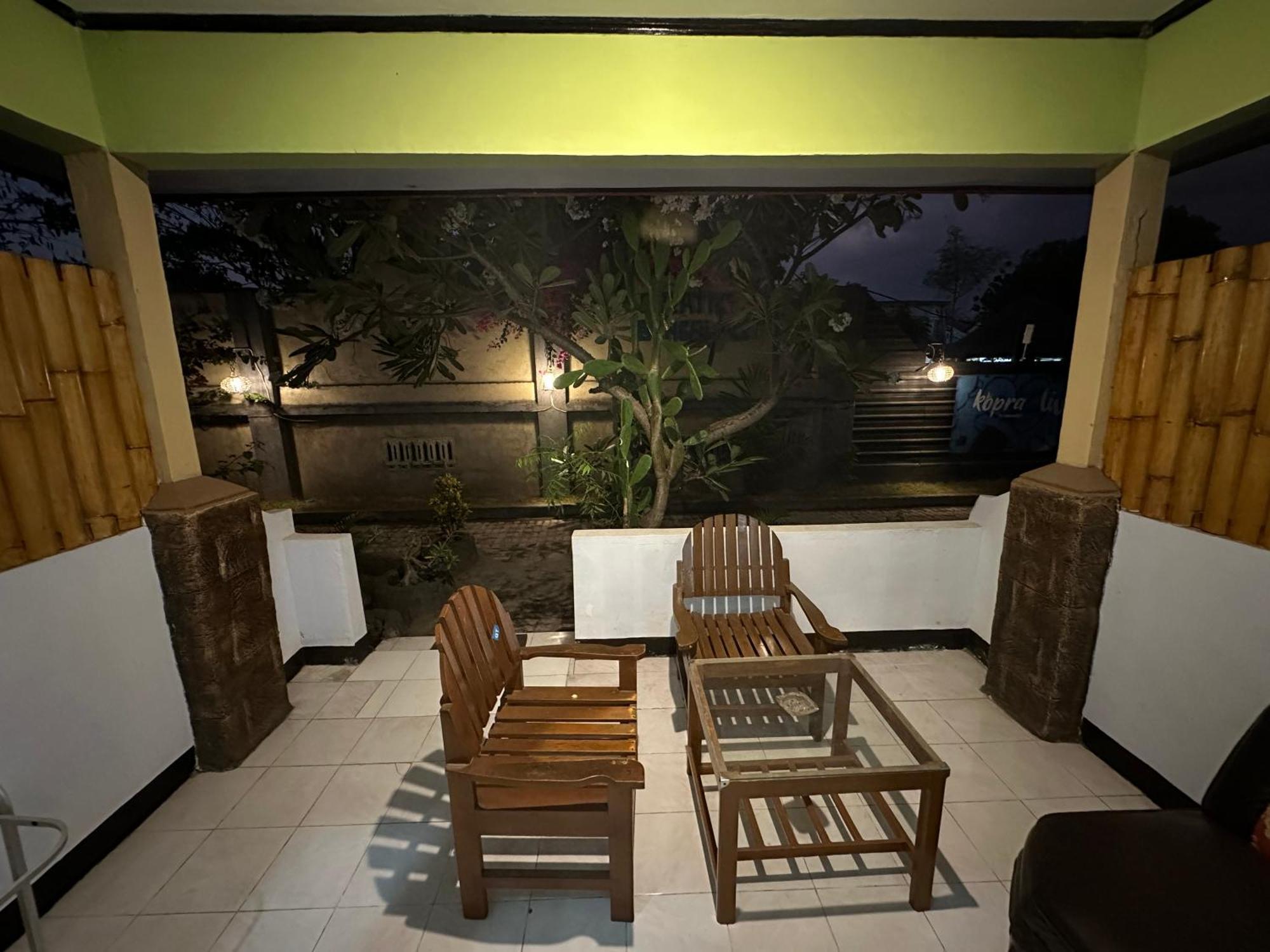 Creative Bungalow Beach Front Gili Trawangan Esterno foto