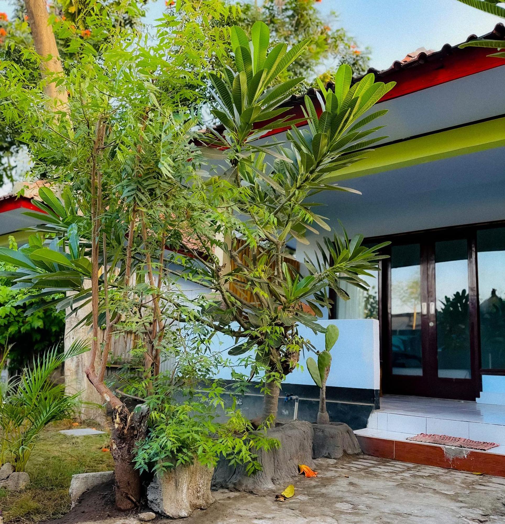 Creative Bungalow Beach Front Gili Trawangan Esterno foto
